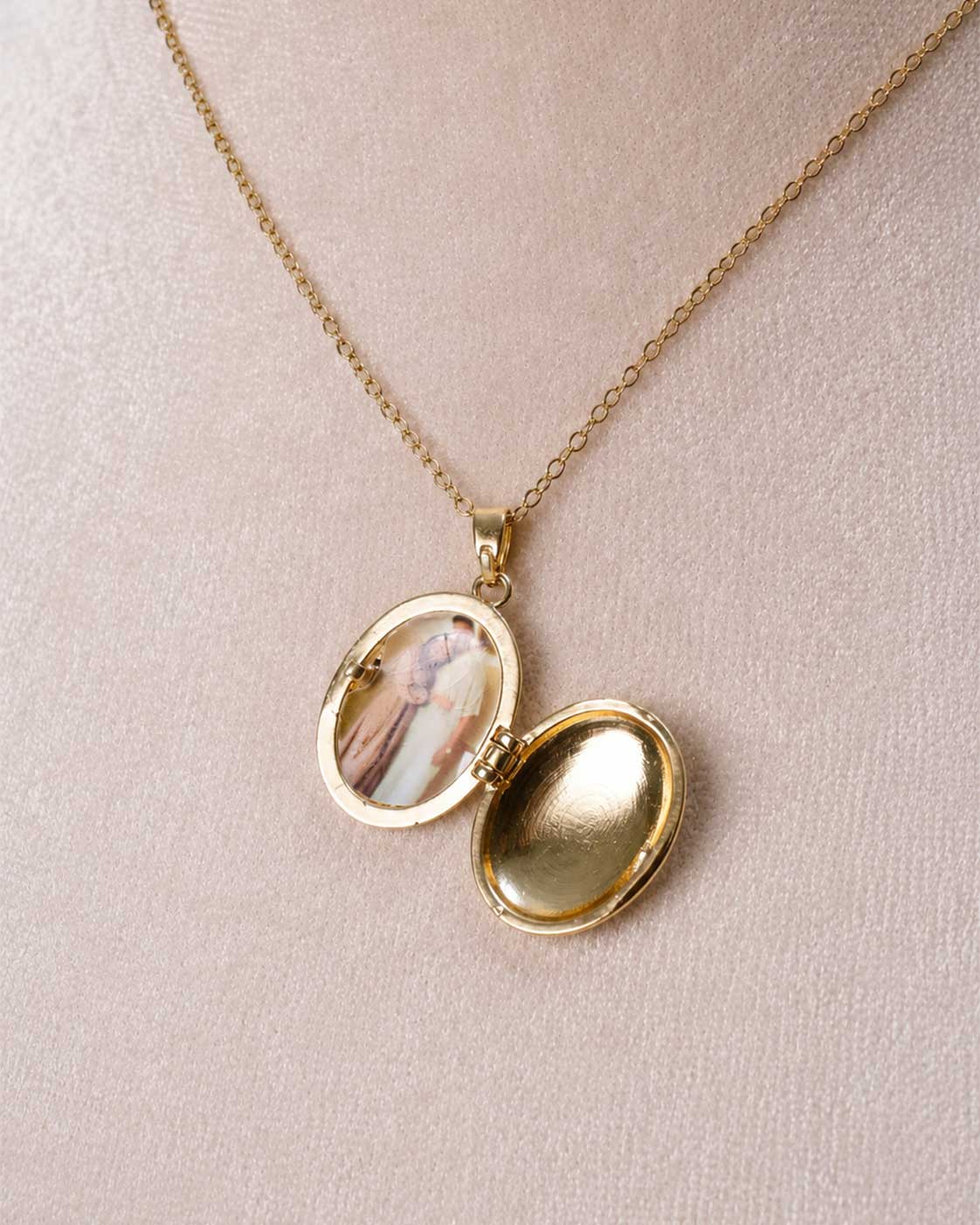Memora Necklace